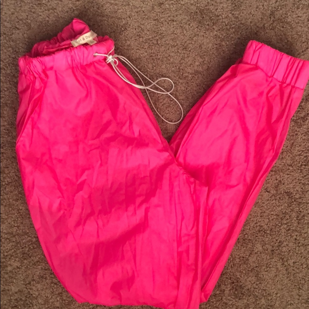 HOT PINK WIND BREAKER PANTS💕
